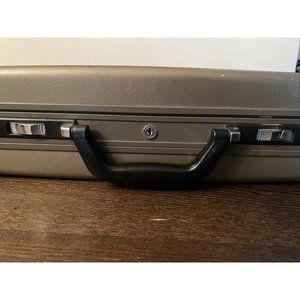 Beautiful American Tourister Grey Briefcase Attache Hard Case 60s